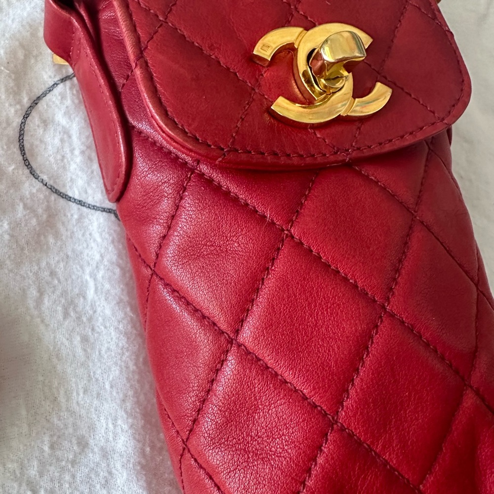 CHANEL Scarlet Quilted Wristlet - Picture 2 of 16
